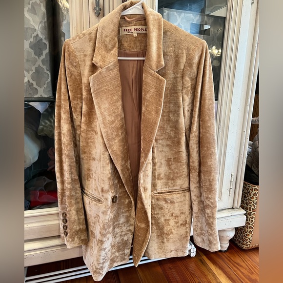 Free People Jackets & Blazers - FP Velvet Blazer 💛